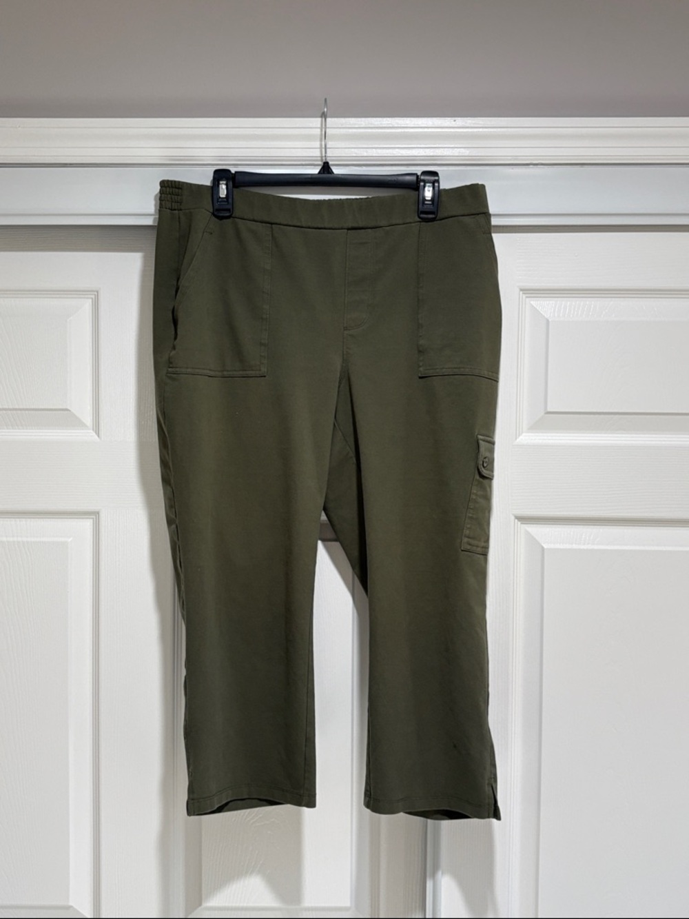 Susan Graver Weekend Stretchy Pull-on Capri Pants